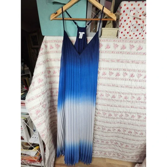 Bar III | Dresses | Bar Iii Ombre Pleated Maxi Dress Sleeveless Vneck Blue  White Size M | Poshmark